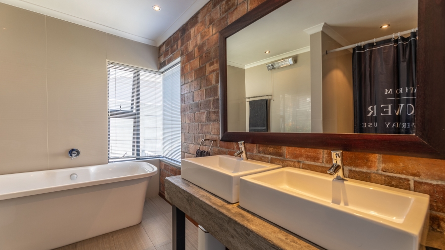 3 Bedroom Property for Sale in Parklands Western Cape